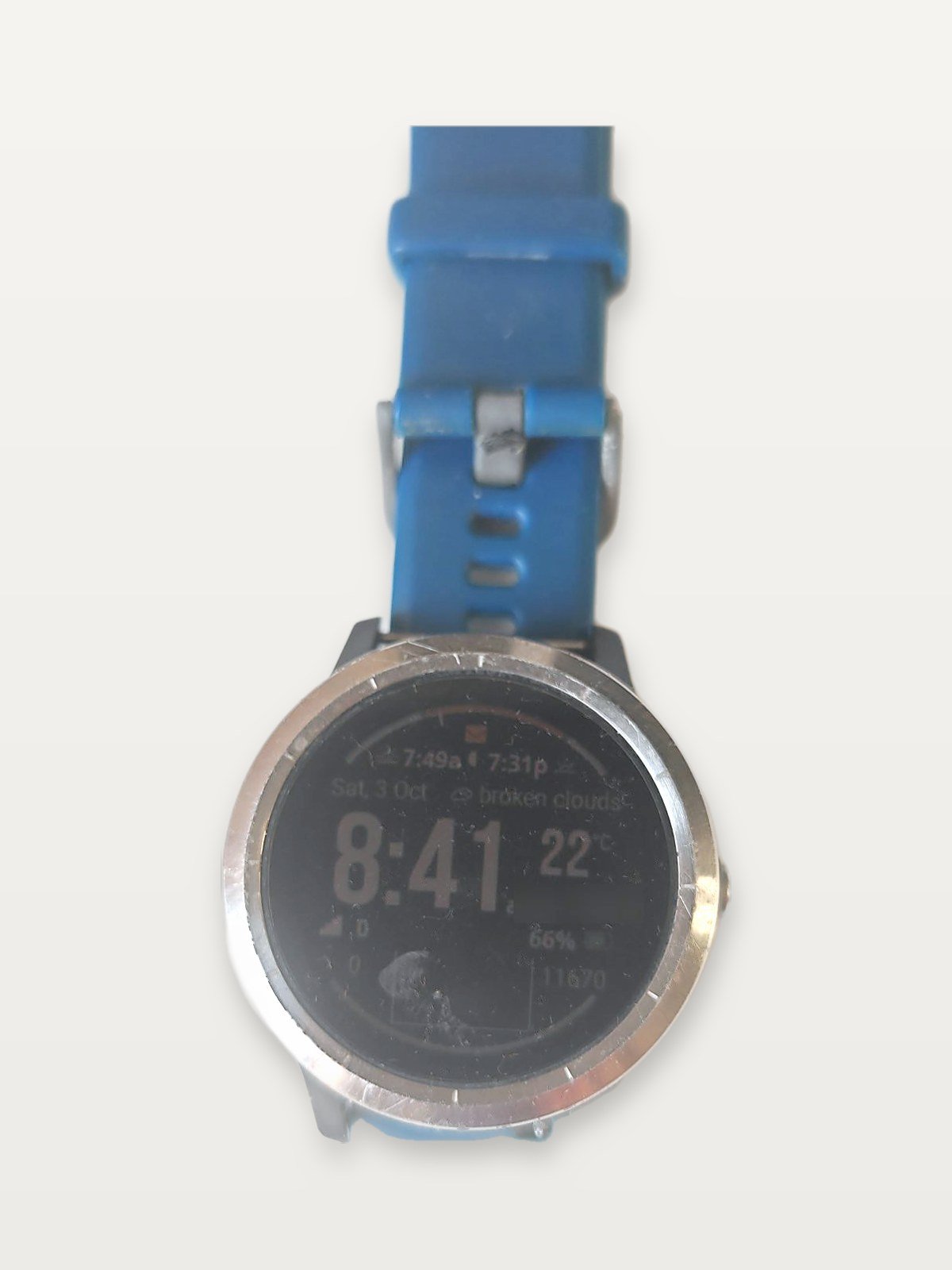 Mi reloj Garmin Vivoactive 3 con correa azul